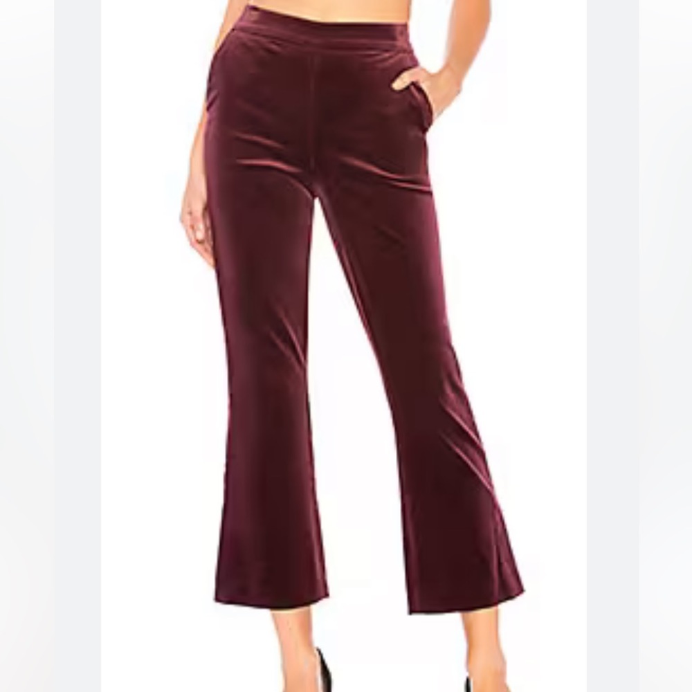 🔹 Frame Velvet Slit Crop Pant